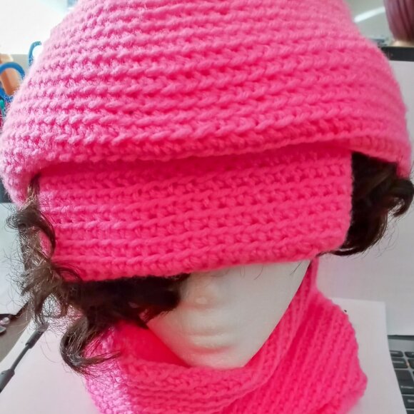 BEENIE with PEAK & NECK SCARF - Picture 1 of 4